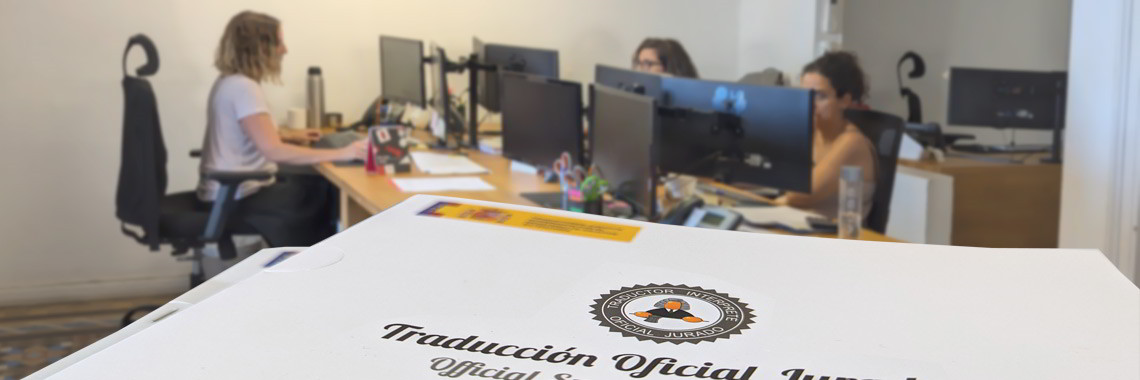 Tenerife. Traductor Jurado entrega traducción jurada de varios documentos oficiales